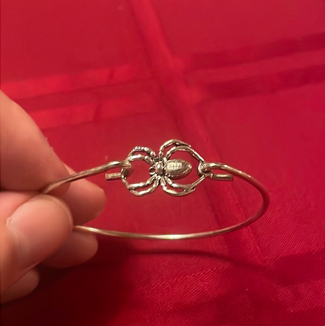Bracelet - simple silver spider