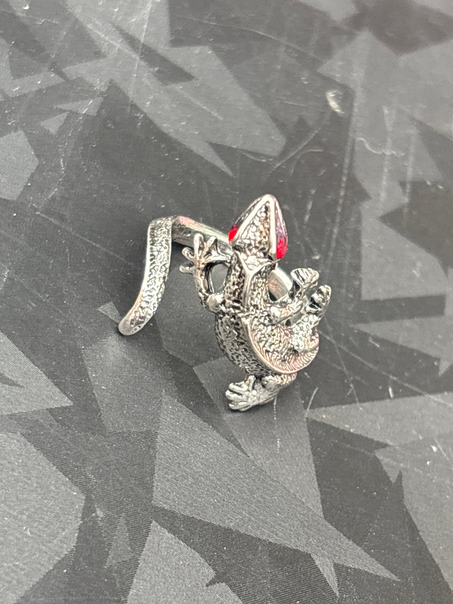 Lizard rings