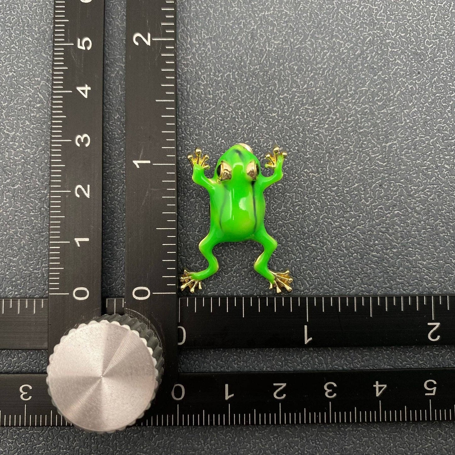 Creative Enamel Tree Frog Post Earrings
