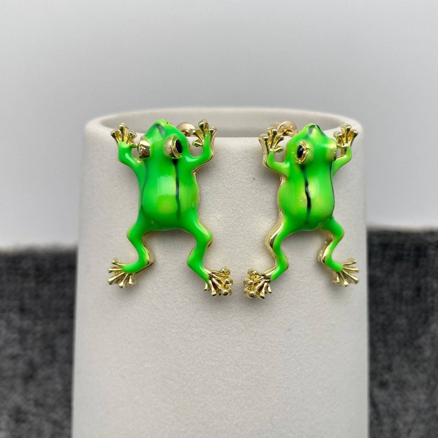 Creative Enamel Tree Frog Post Earrings