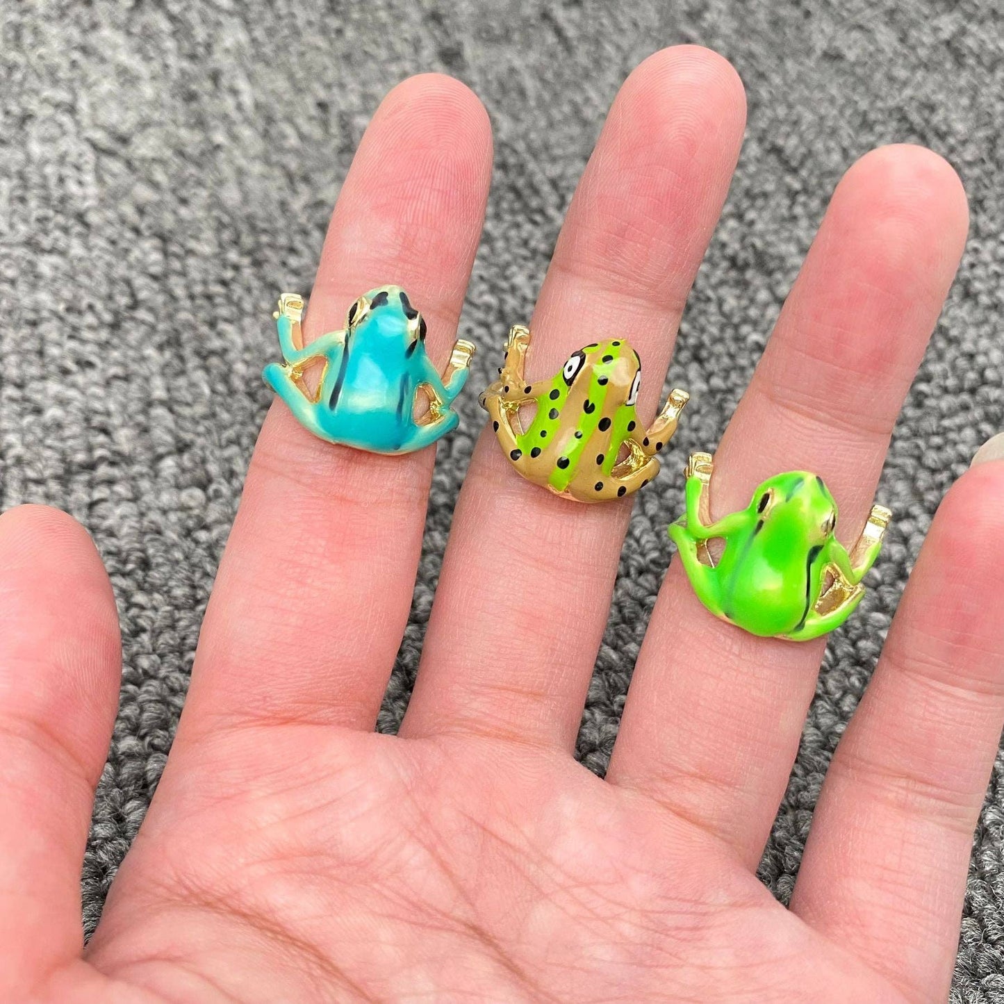 Funny Enamel Tree Frog Ring