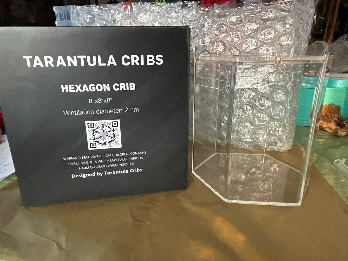 Tarantula Cribs’ Hexagon Crib