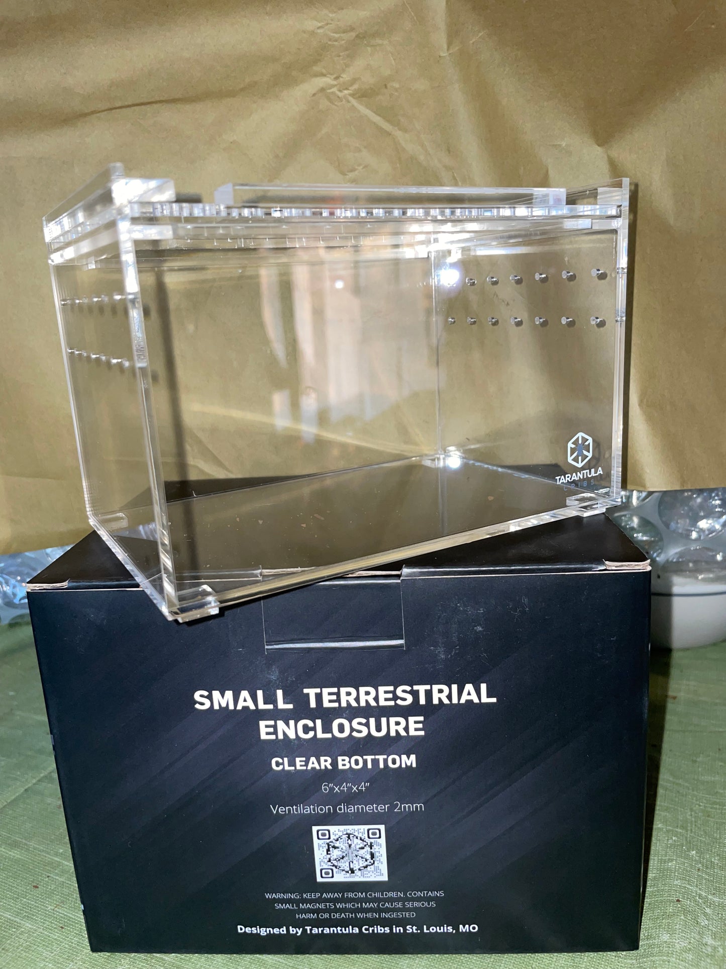 Tarantula Cribs’ Terrestrial Clear Bottom Slider