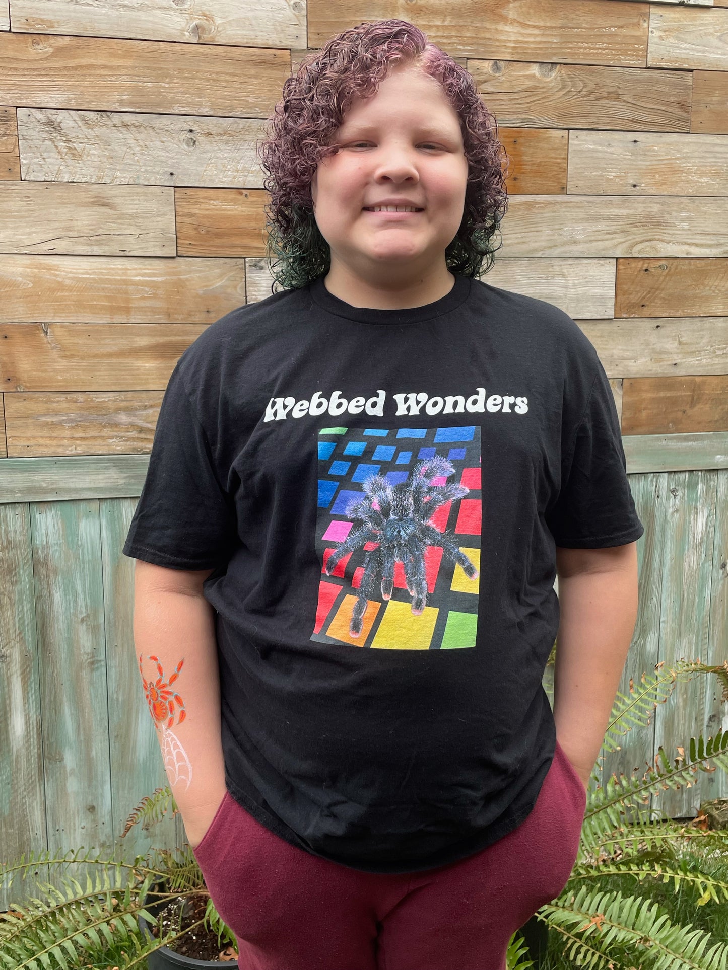 T-shirt Adult Webbed Wonders Black