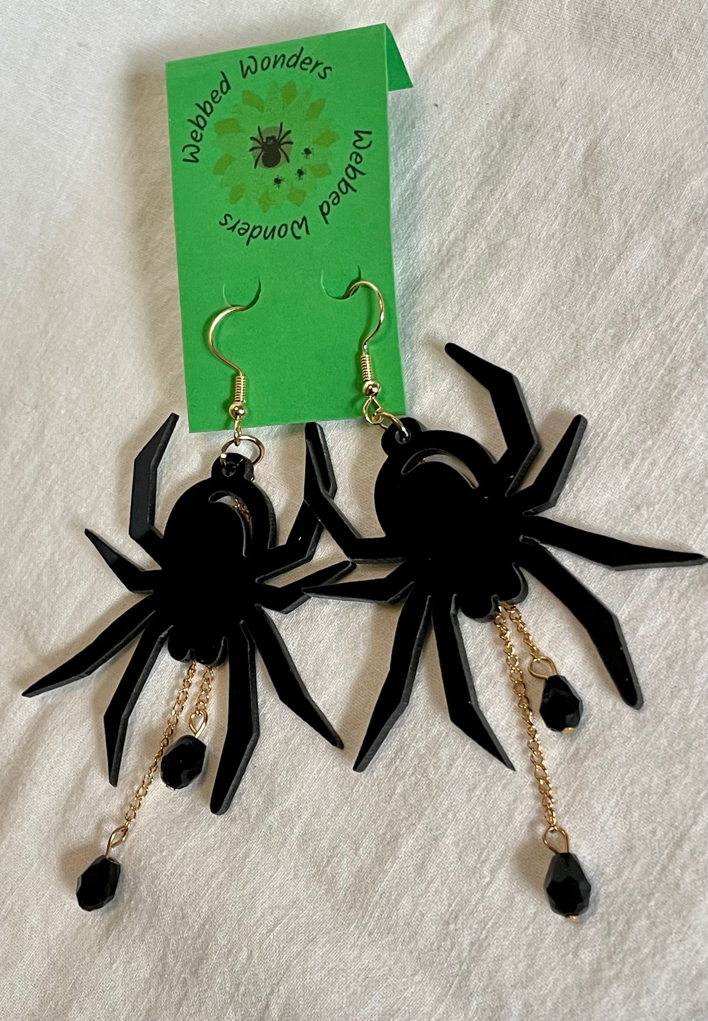 Earring - Dangle Black Spider w/Gold Chain
